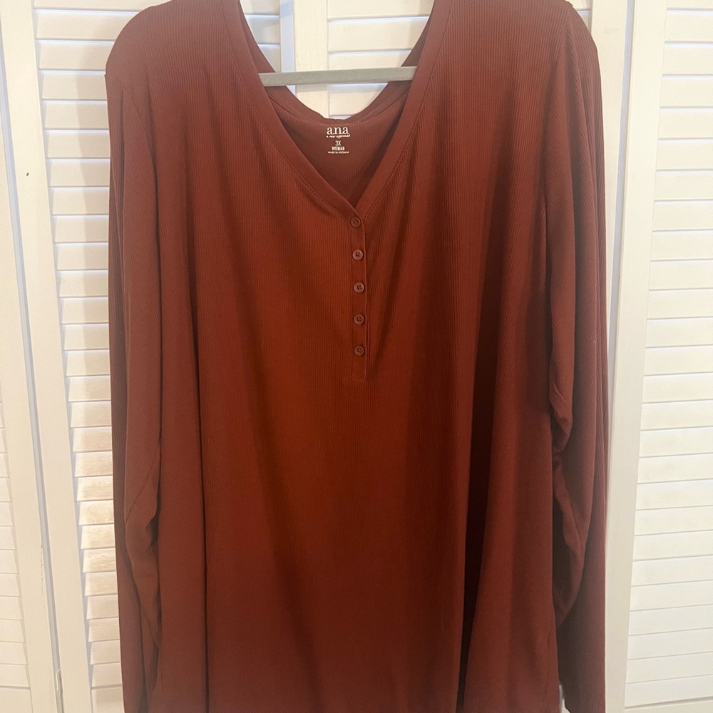a.n.a Long Sleeve Ribbed Henley Top in Deep Rust